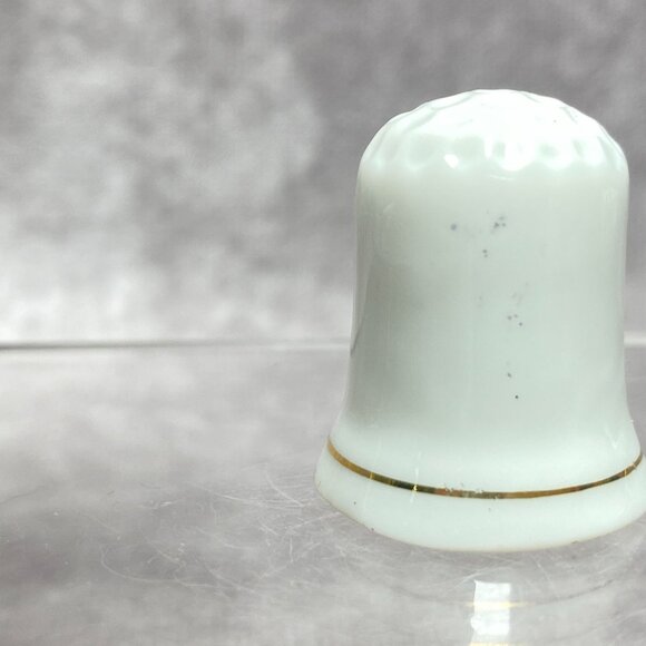 Vintage Bon Ami Powder Porcelain Thimble With Chick Logo & Gold Trim - Picture 4 of 9